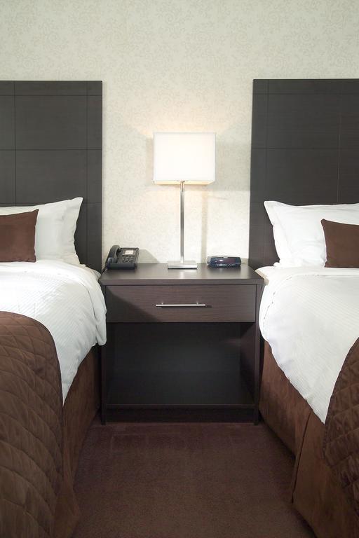 Best Western Primrose Hotel Downtown Toronto Room photo